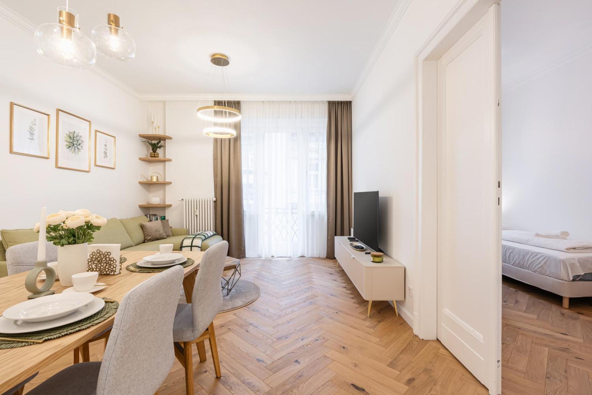 Ambient Aura Budapest